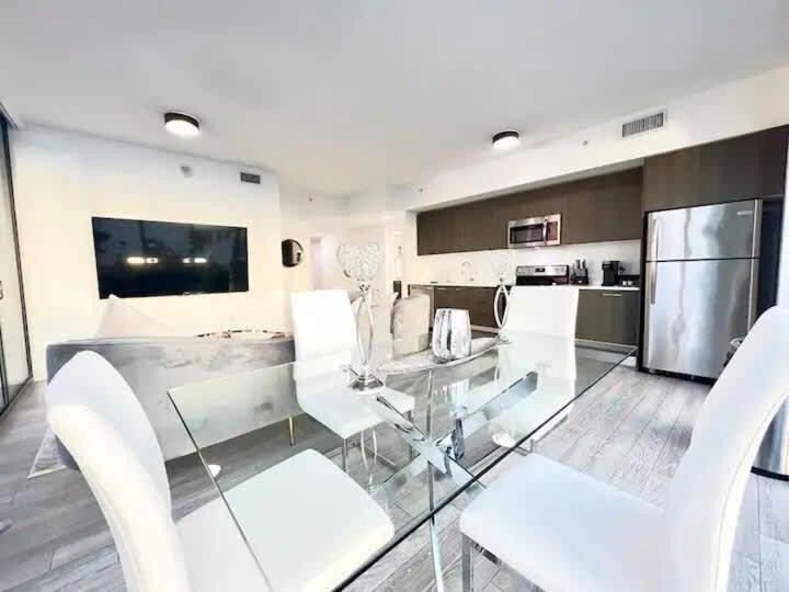 2Br, 2 Baths Lux Downtown Apt Heart Of Austin With Amazing Views, Pool, & Gym Eksteriør billede