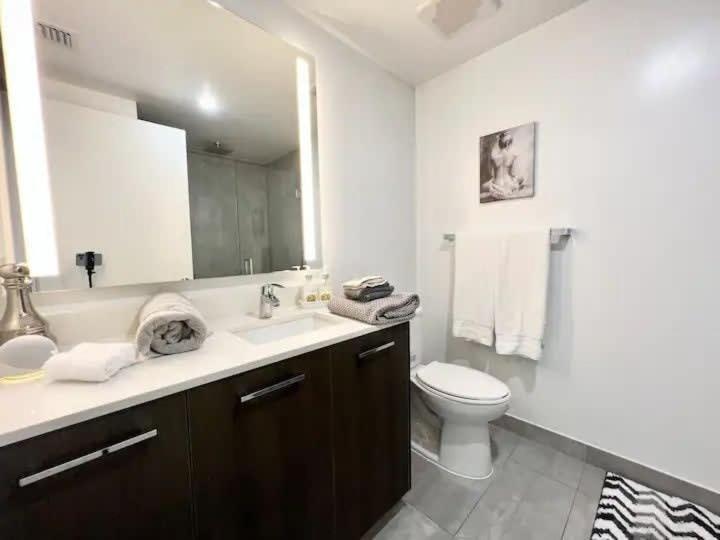 2Br, 2 Baths Lux Downtown Apt Heart Of Austin With Amazing Views, Pool, & Gym Eksteriør billede
